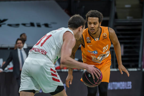 需要更多人 需要更多人