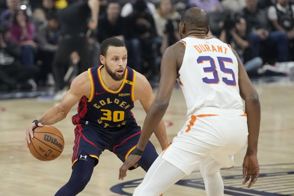 篮球赛事中 篮球赛事中