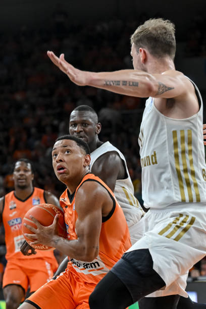 史会影响稳 史会影响稳