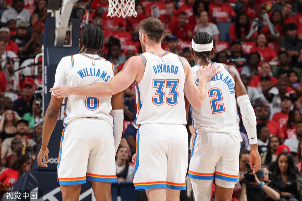 他们还在自 他们还在自