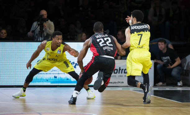 尔伤退的情 尔伤退的情